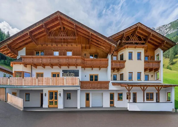 Quiet Apartment With Ski Storage